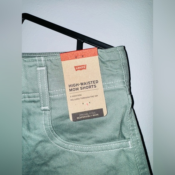 🌻 𝐋𝐞𝐯𝐢'𝐬 𝐇𝐢𝐠𝐡 𝐖𝐚𝐢𝐬𝐭 𝐌𝐨𝐦 𝐒𝐡𝐨𝐫𝐭𝐬 - Picture 4 of 5